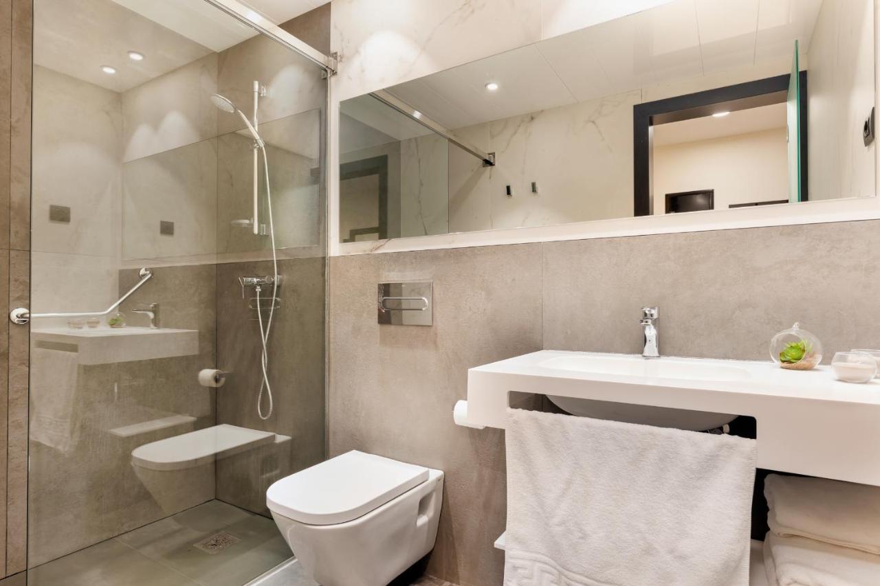 Twin Room (1-2 Adults)