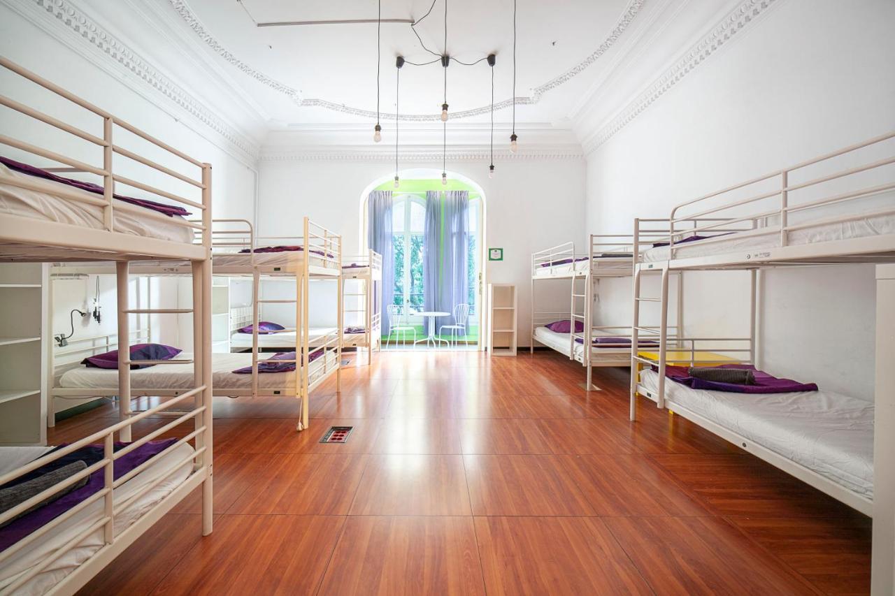 Bed 10-Bed Mixed Dormitory Room