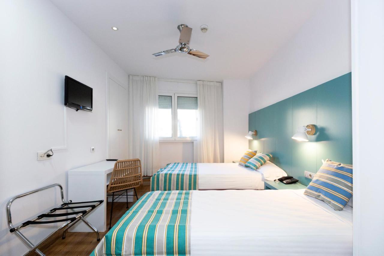 Twin Room with City View