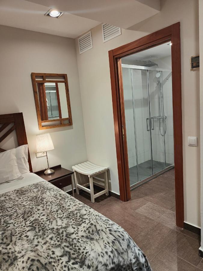 Single Room (interior)