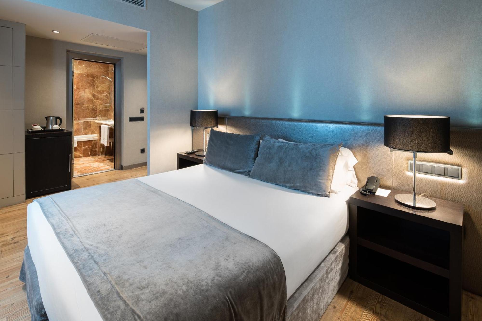 Double or Twin Room with View