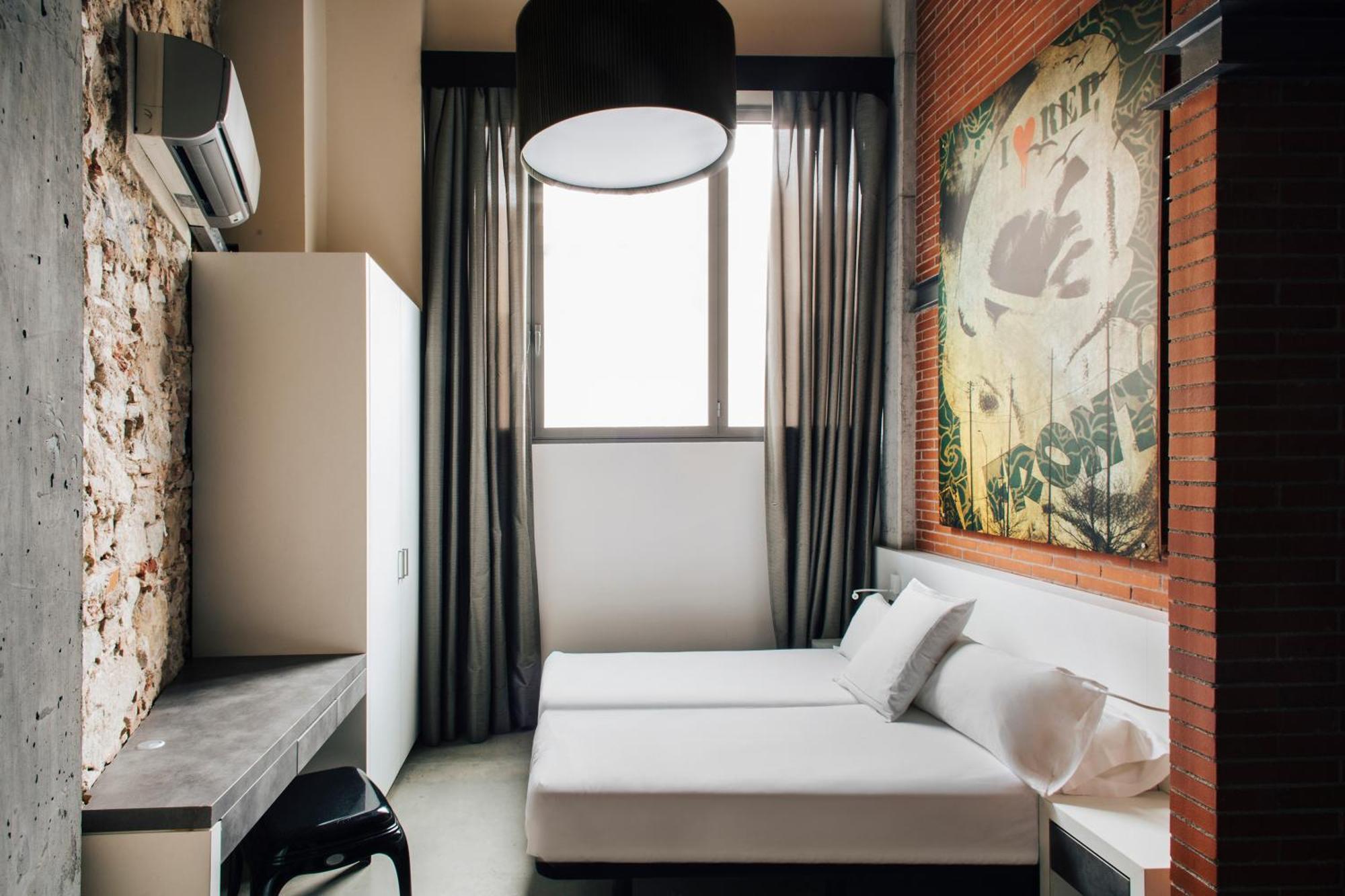 Standard Apartment (3 Adults)