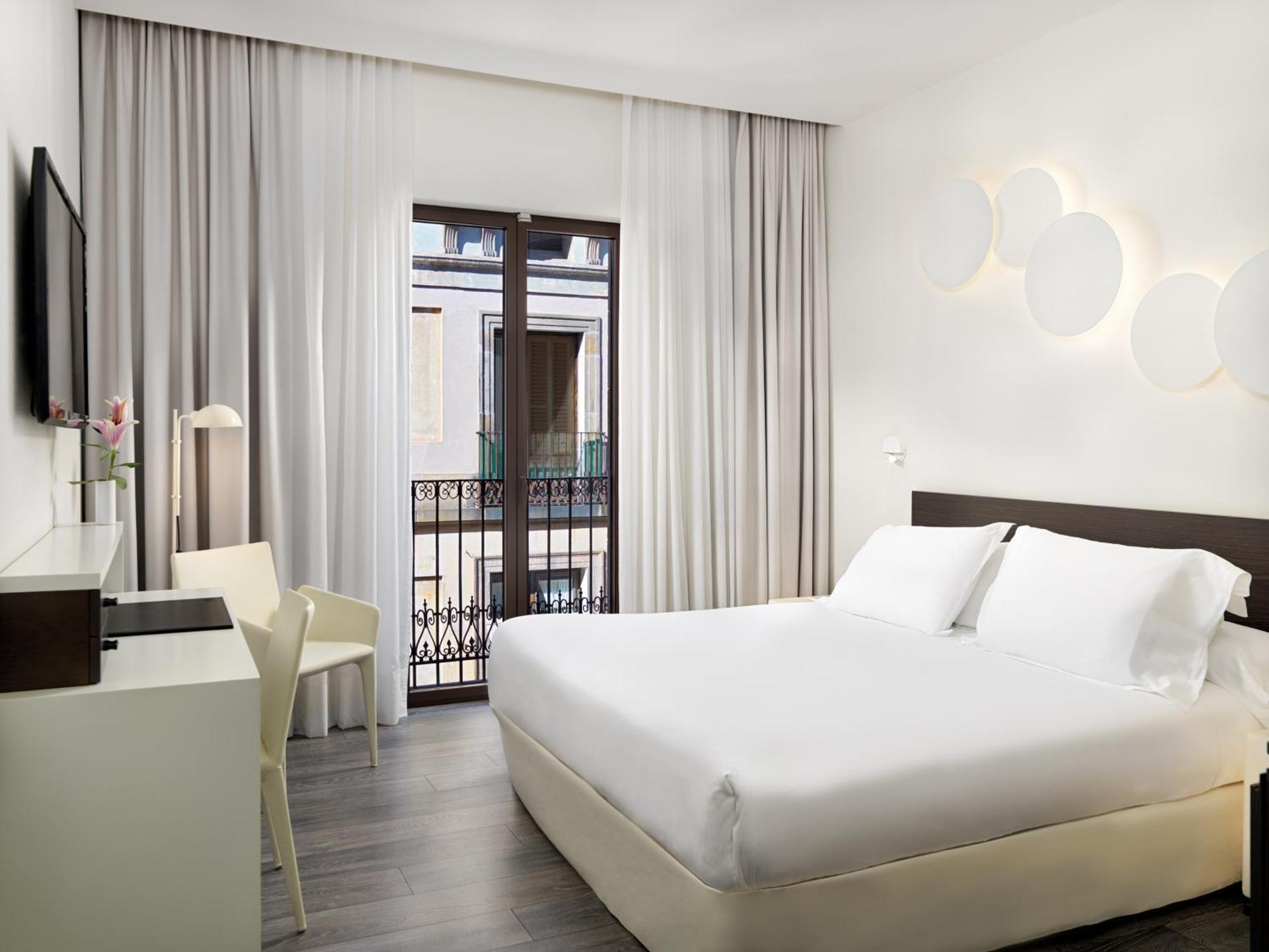 Classic Double or Twin Room City View