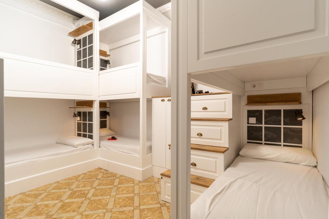 Bed 6-Bed Mixed Dormitory Room