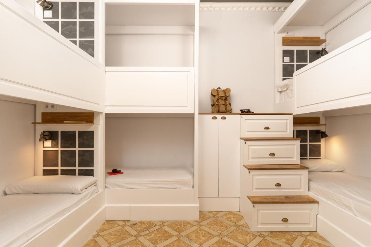 Bed 6-Bed Mixed Dormitory Room