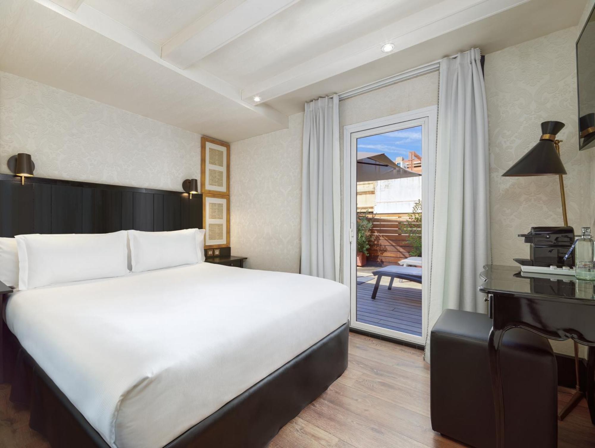 Deluxe Double Room with Terrace