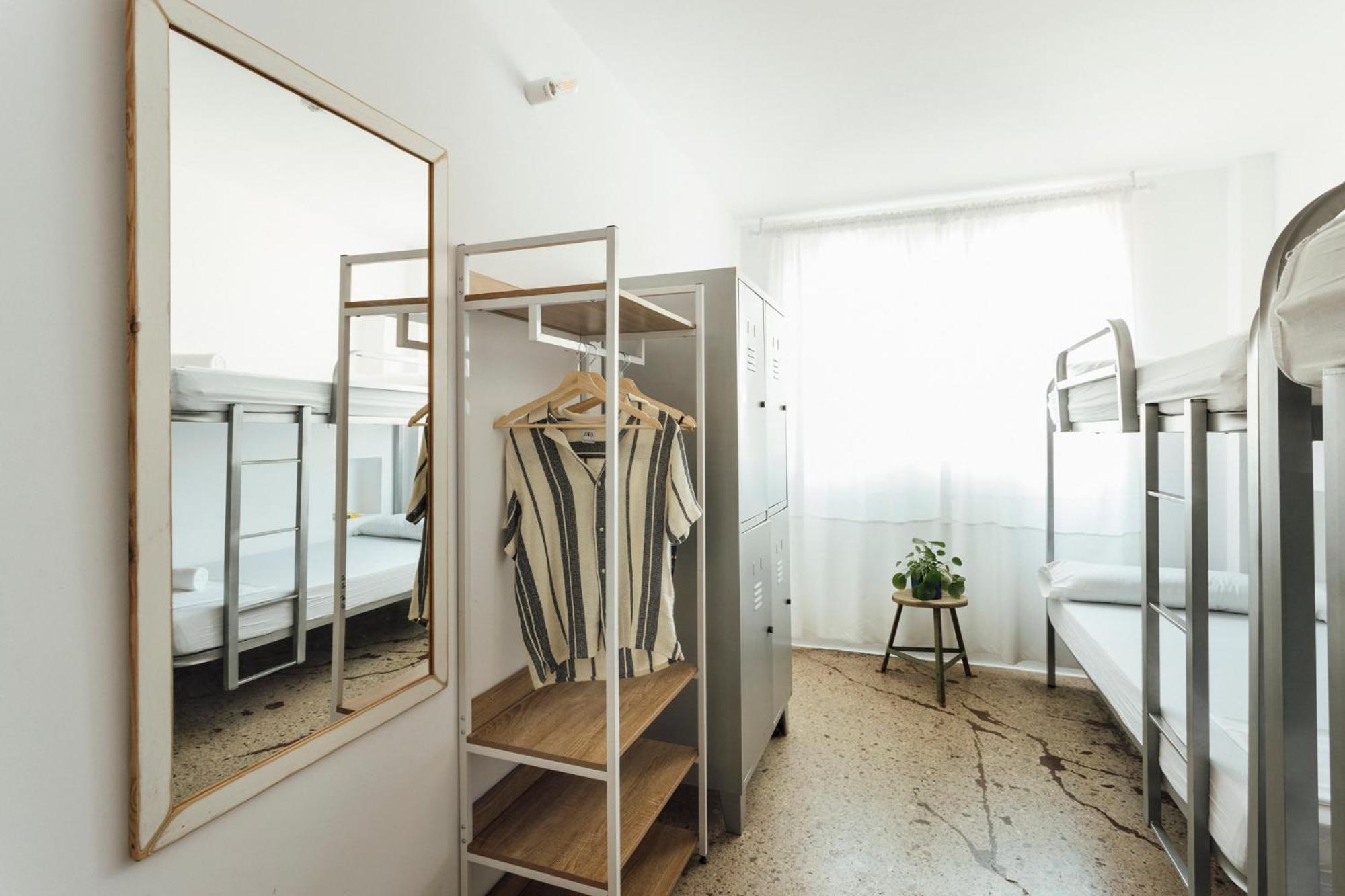 Quadruple Room Private External Bathroom