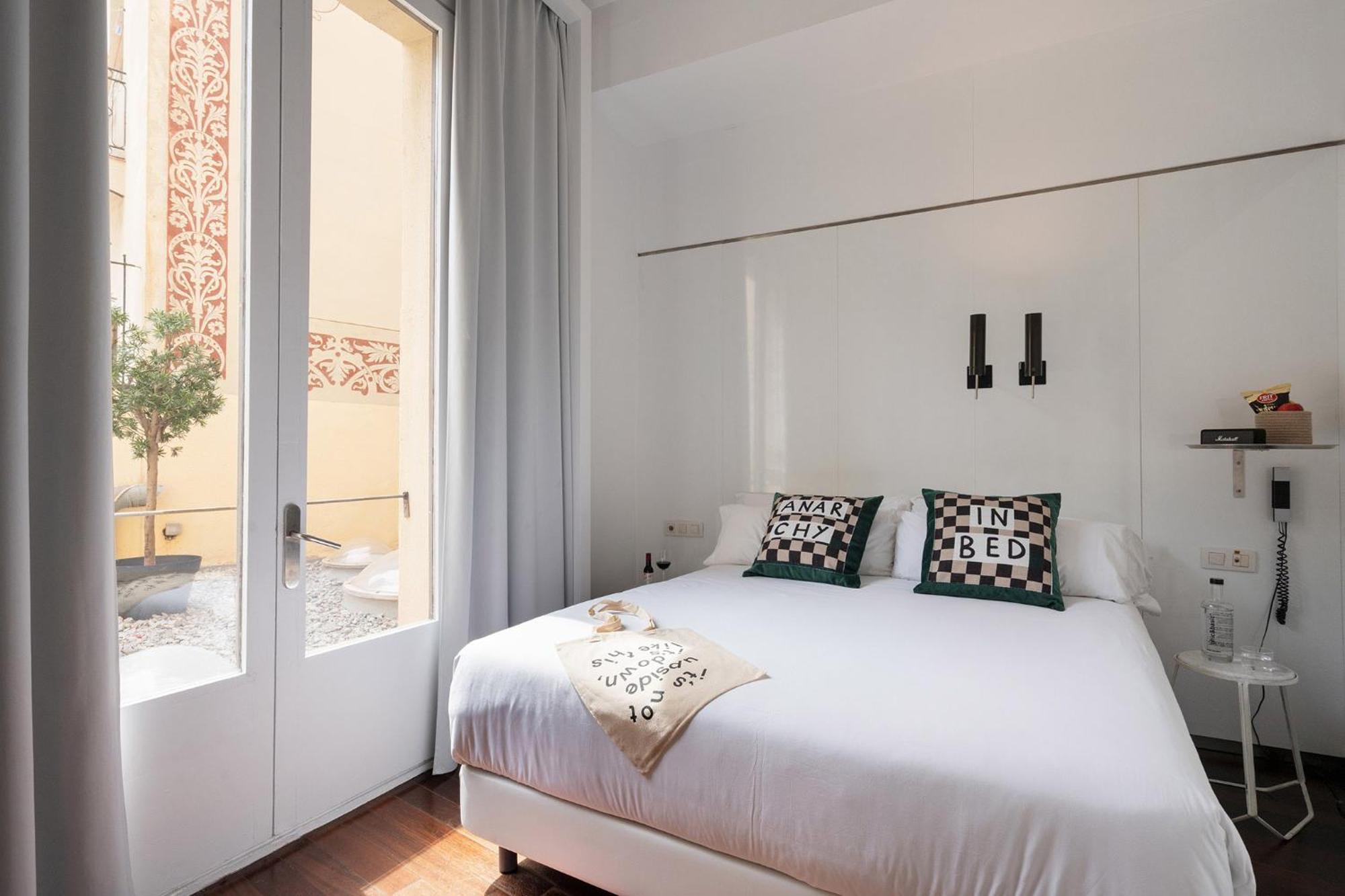 Small Double Room,1596013413:JPEG