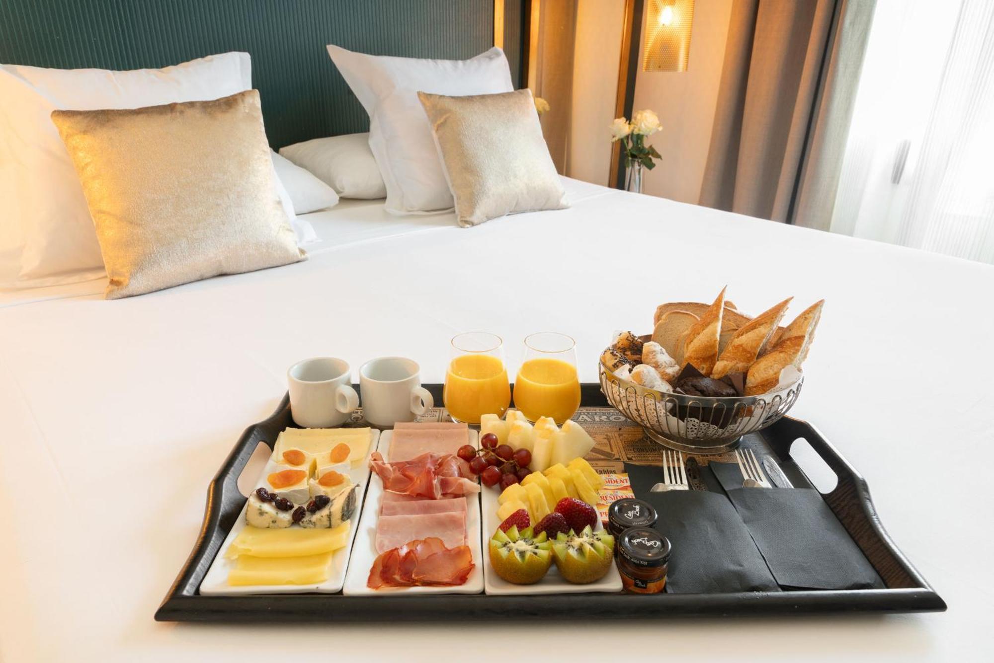Deluxe Double Room with Shower