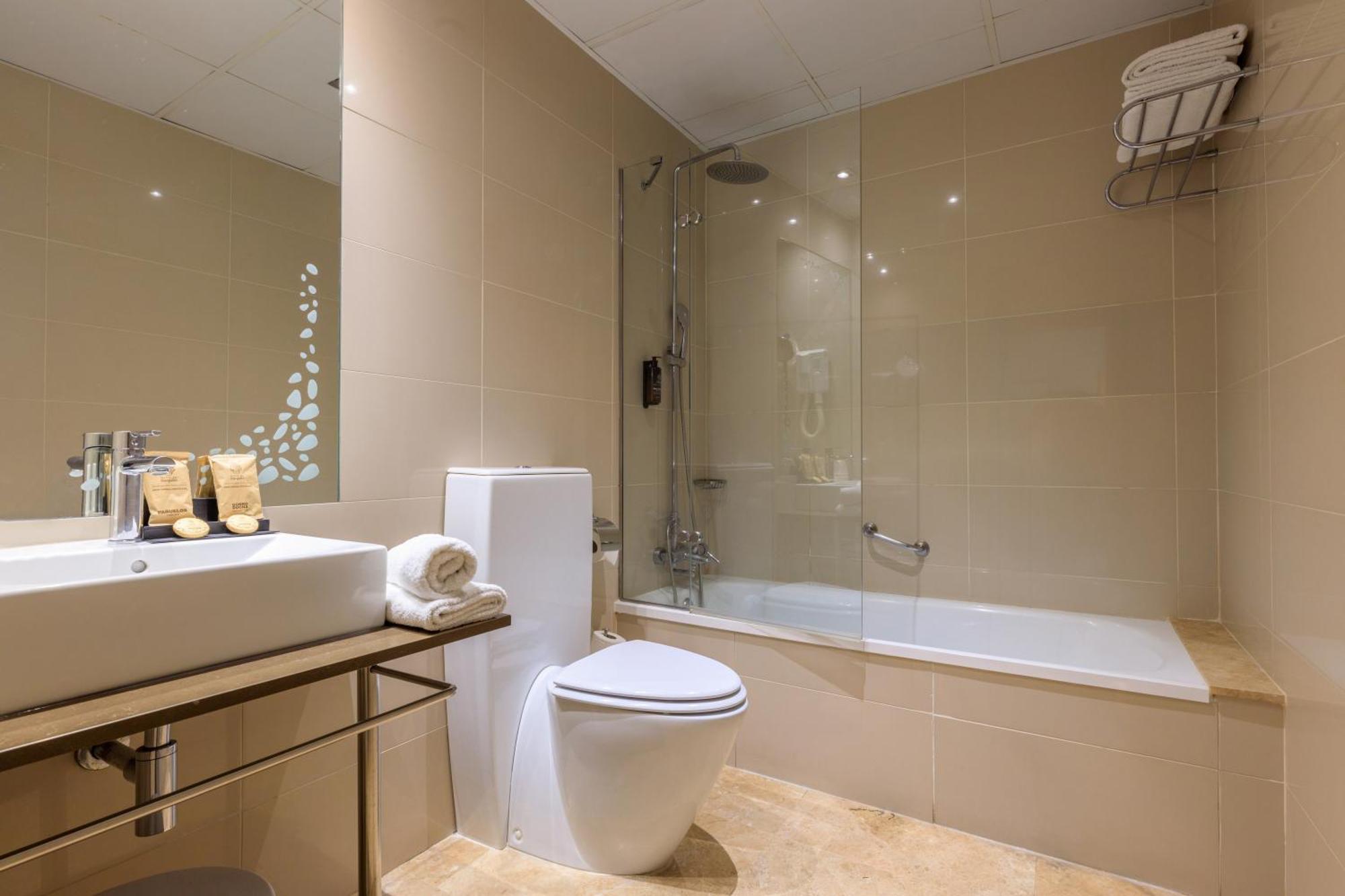Double or Twin Room with Terrace