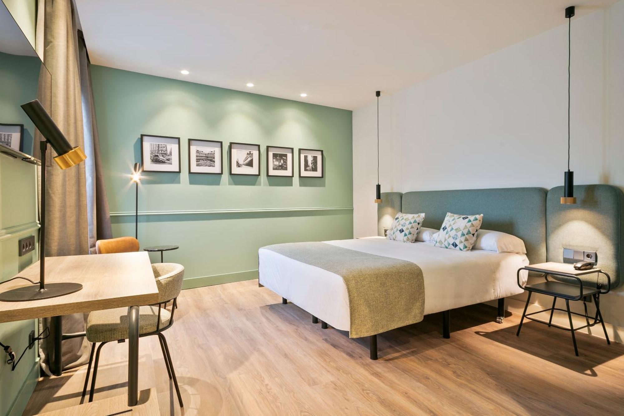Queen Room with Balcony