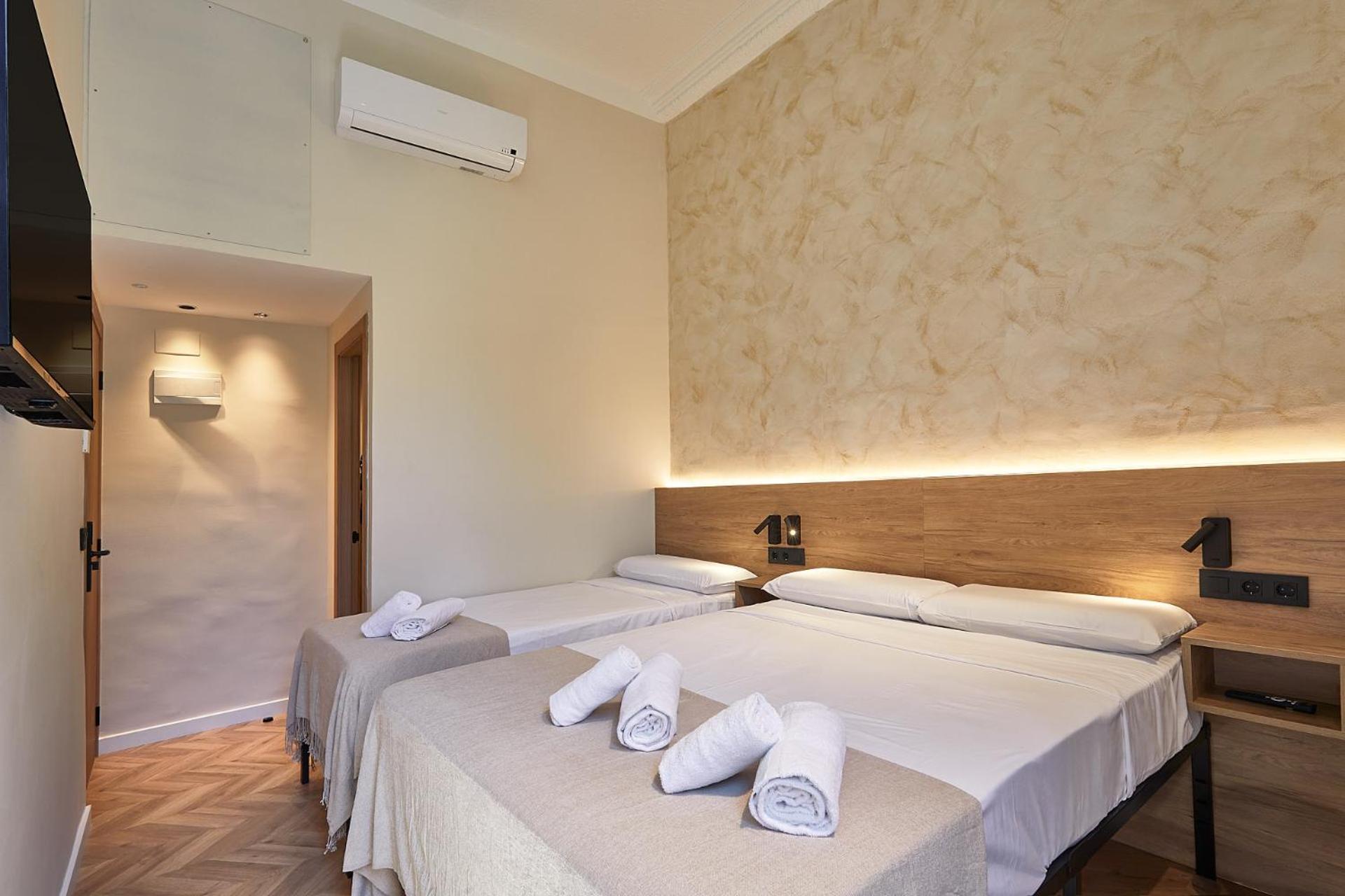 Triple Room Shower