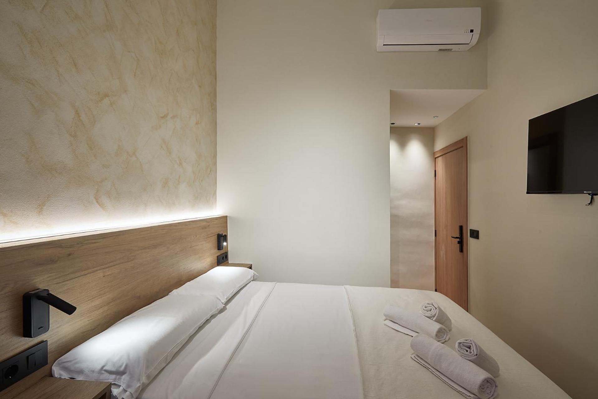 Double Room Private Bathroom