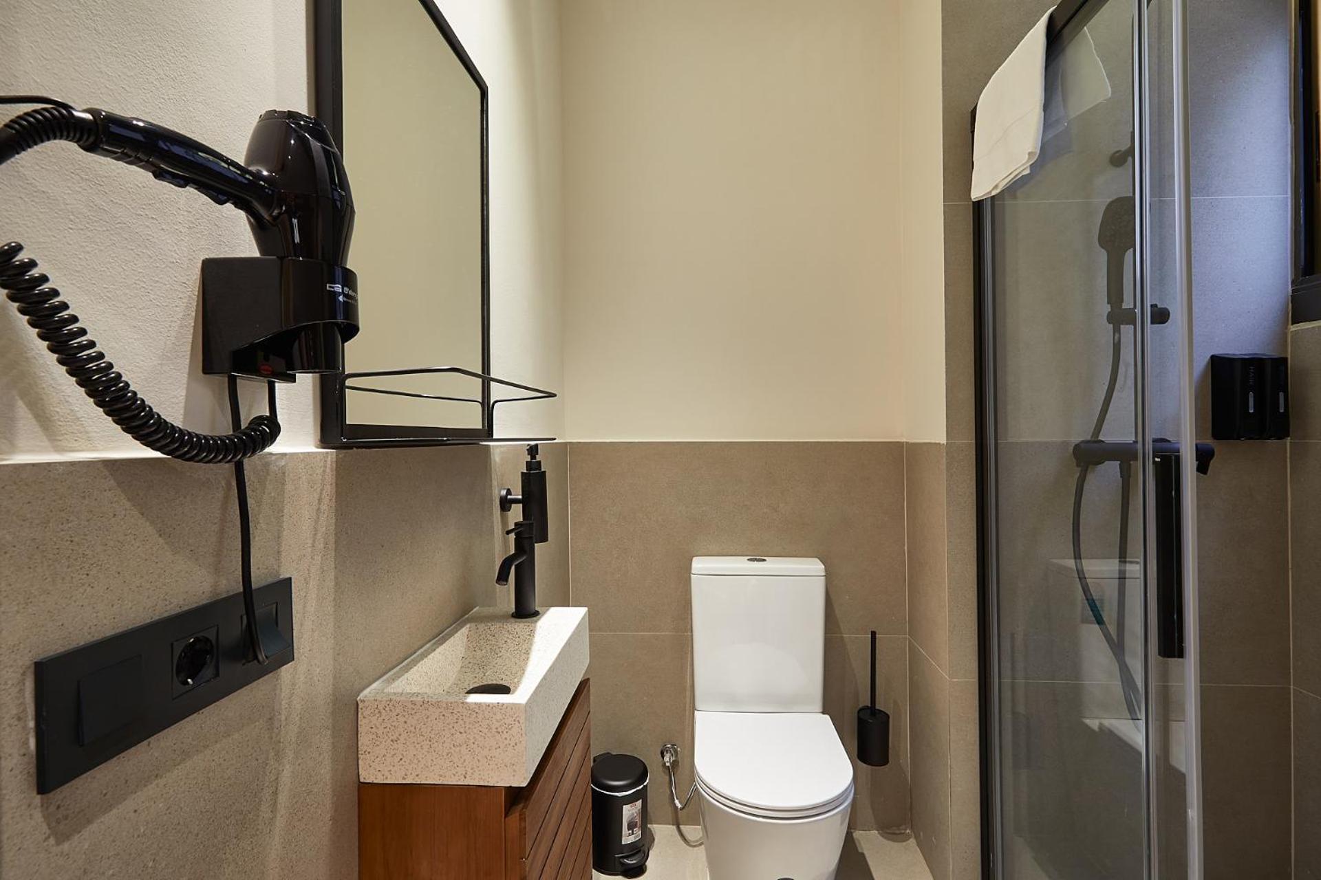 Twin Room Bathroom