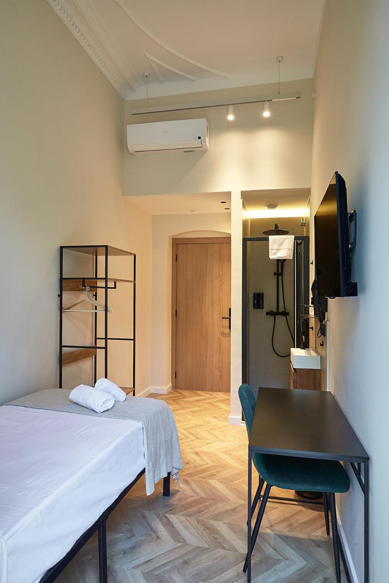 Single Room Shower