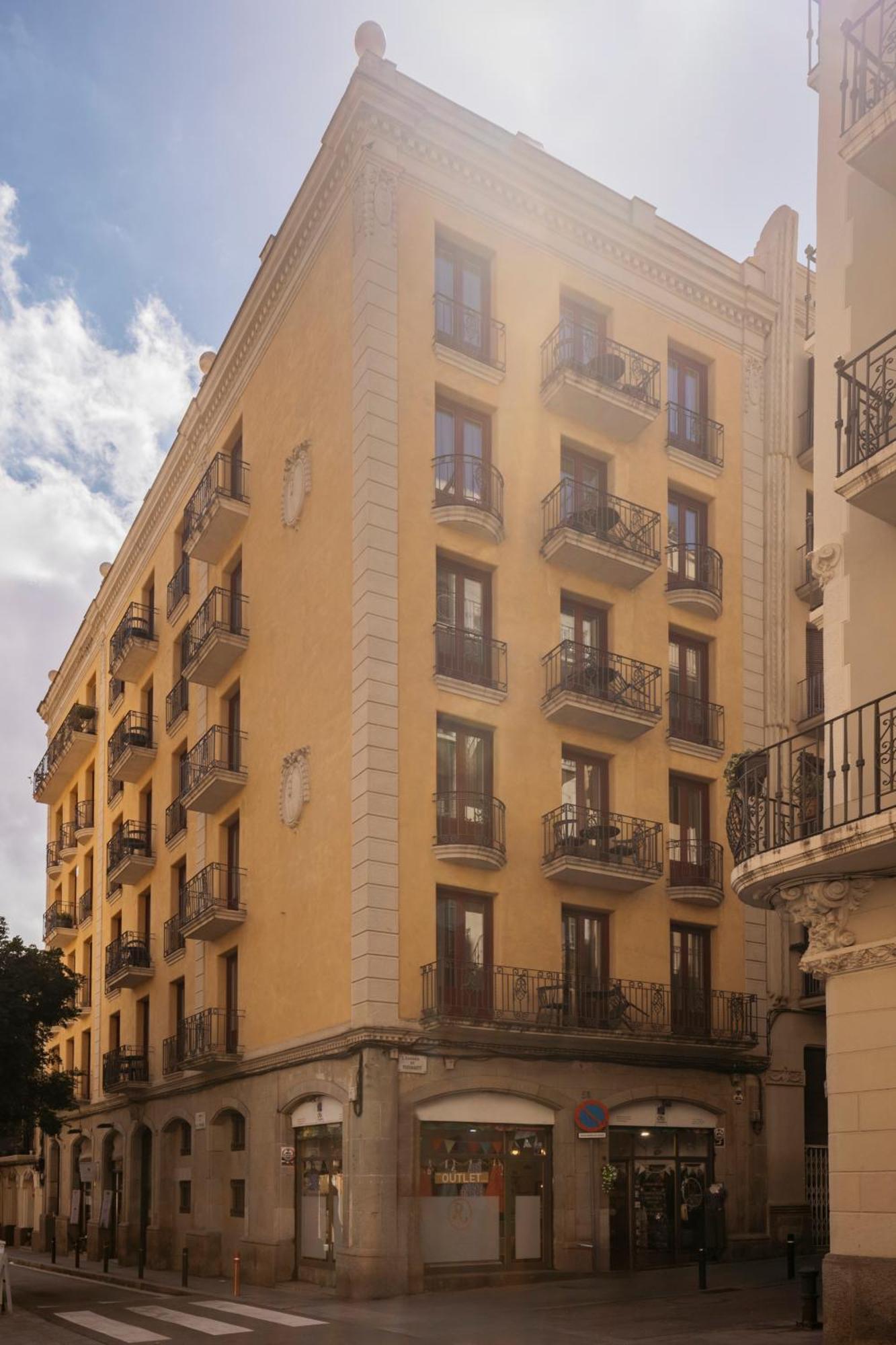 Deluxe Two-Bedroom Apartment with Terrace (4 Adults)