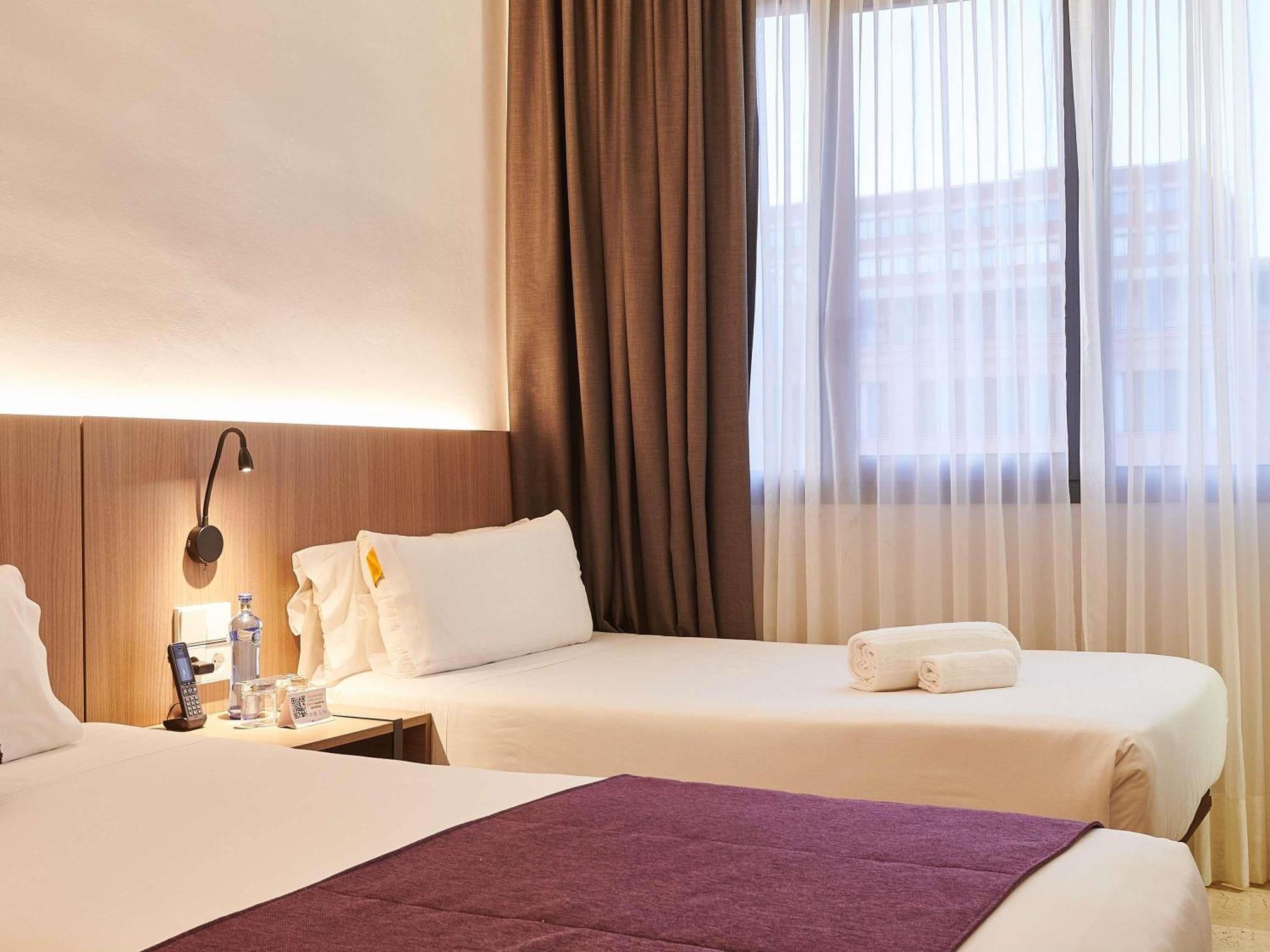 Standard Room With Three Single Beds