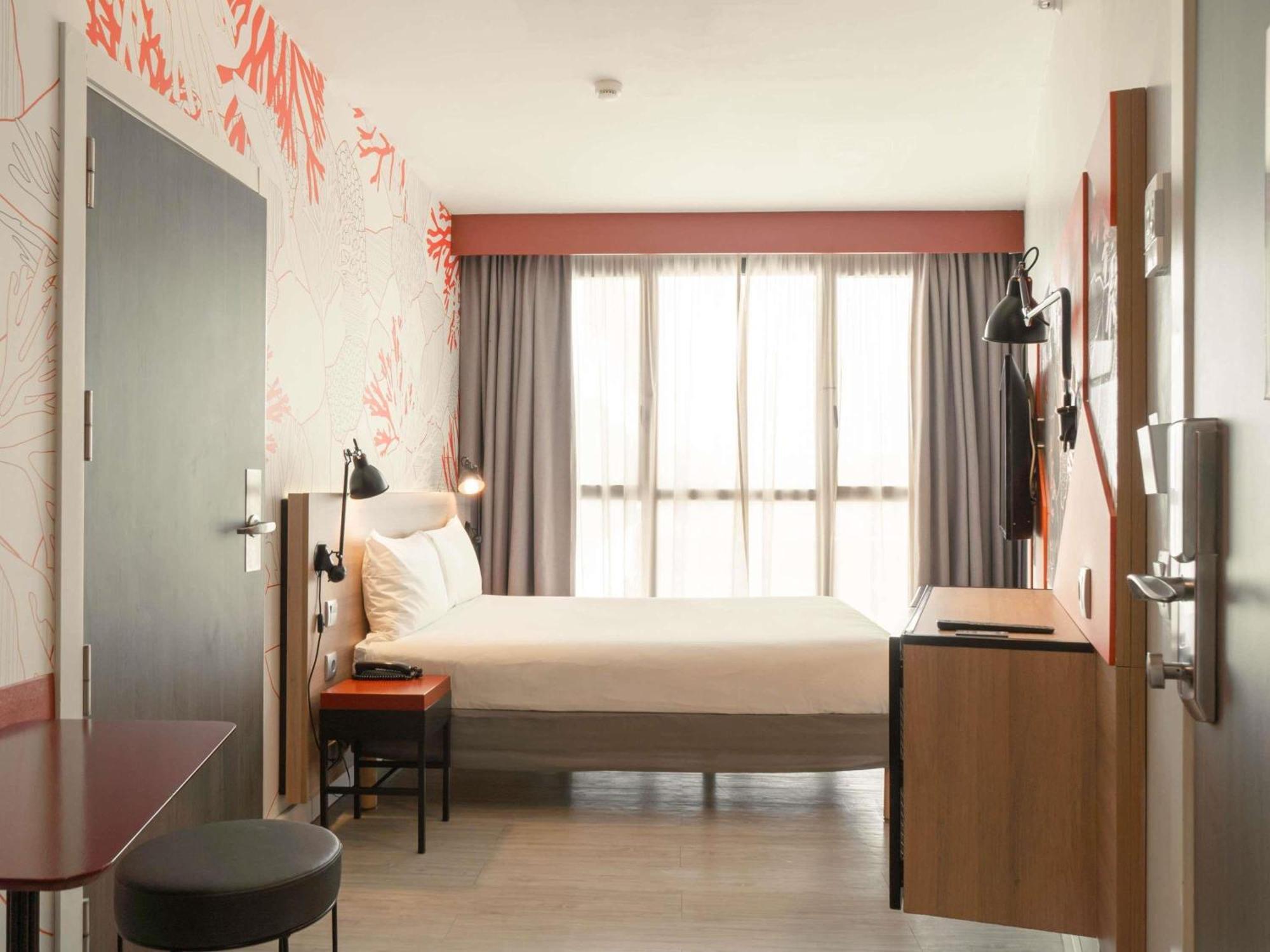 Family Communicating Room with Two Adjoining Rooms