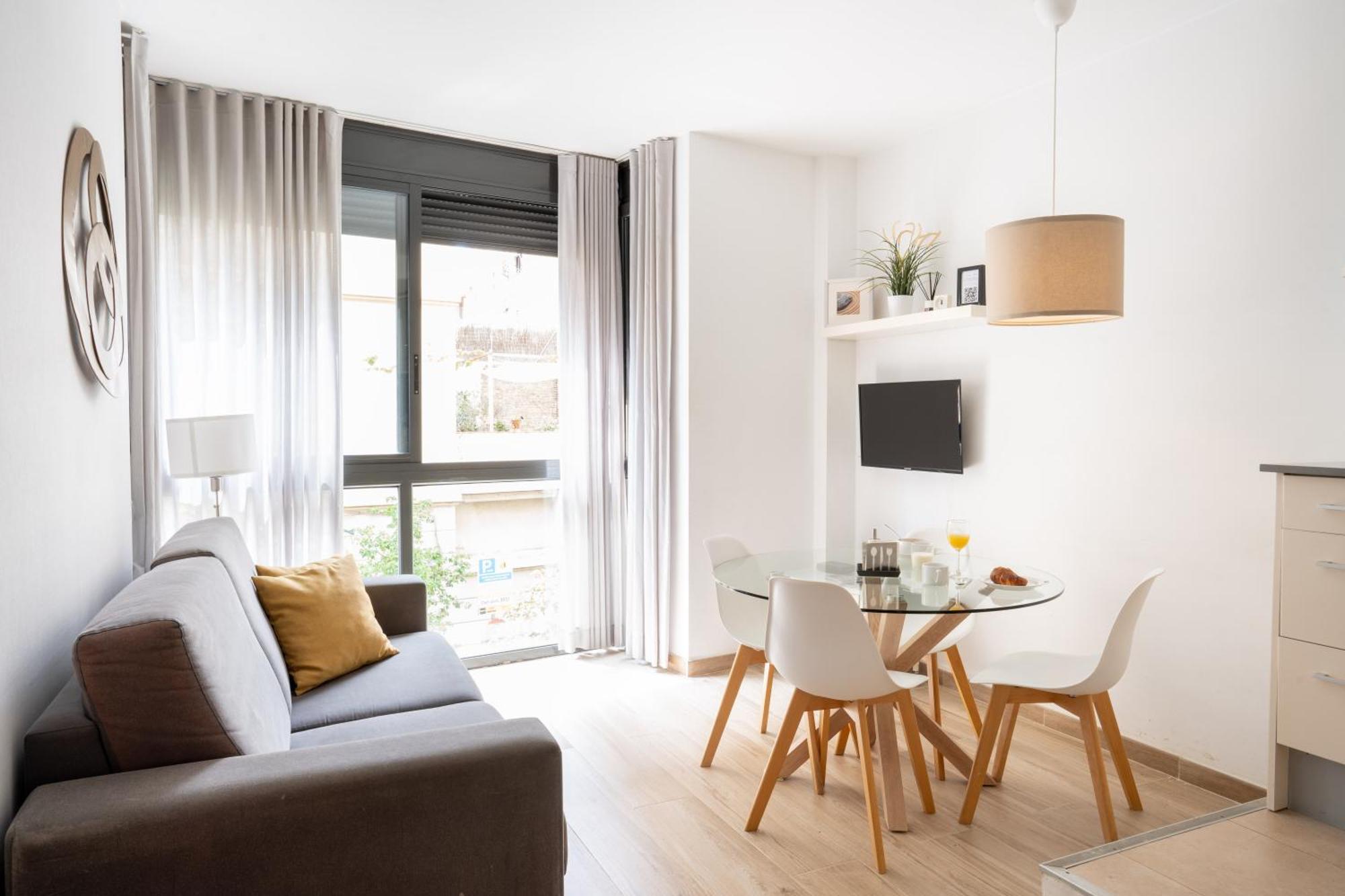 Two-Bedroom Family Apartment - Galceran Marquet 8