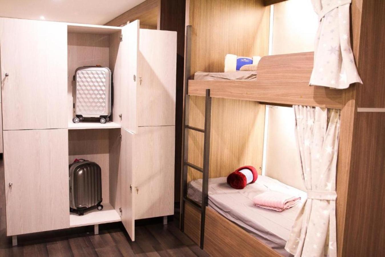 Bed 4-Bed Female Dormitory Room