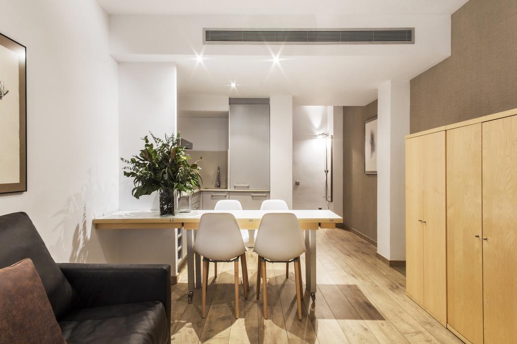 Executive Studio (4 Adults)