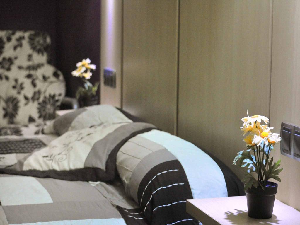 Basic Double Room with Shared Bathroom