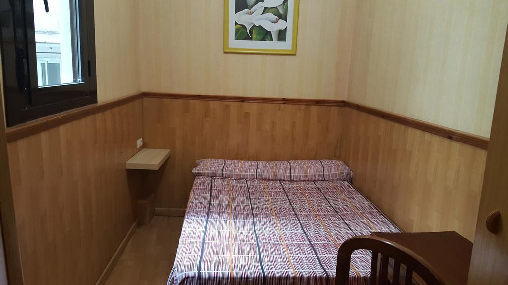 Economy Double Room with Shared Bathroom with no views