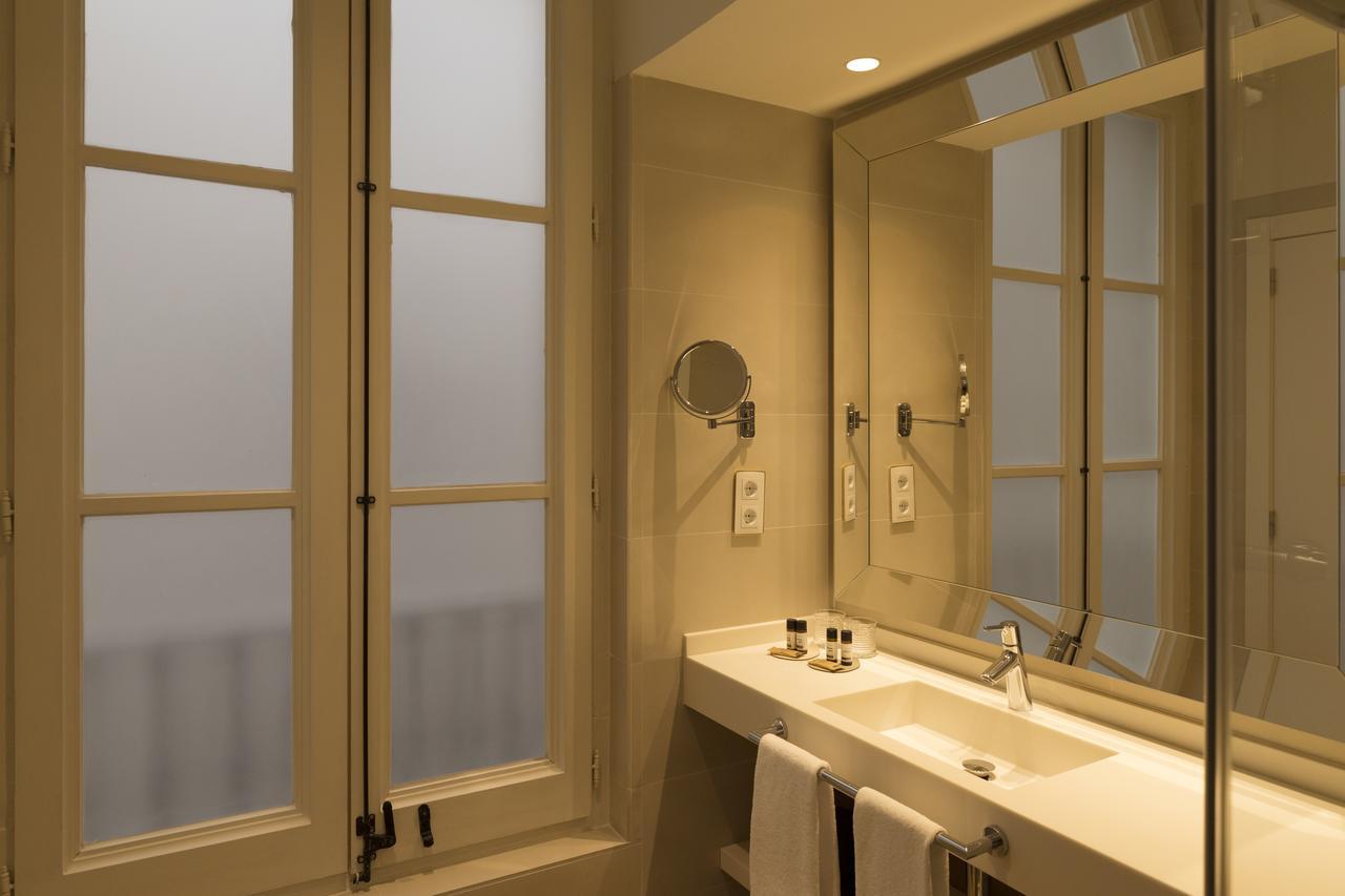 Double or Twin Room (1-2 Adults)