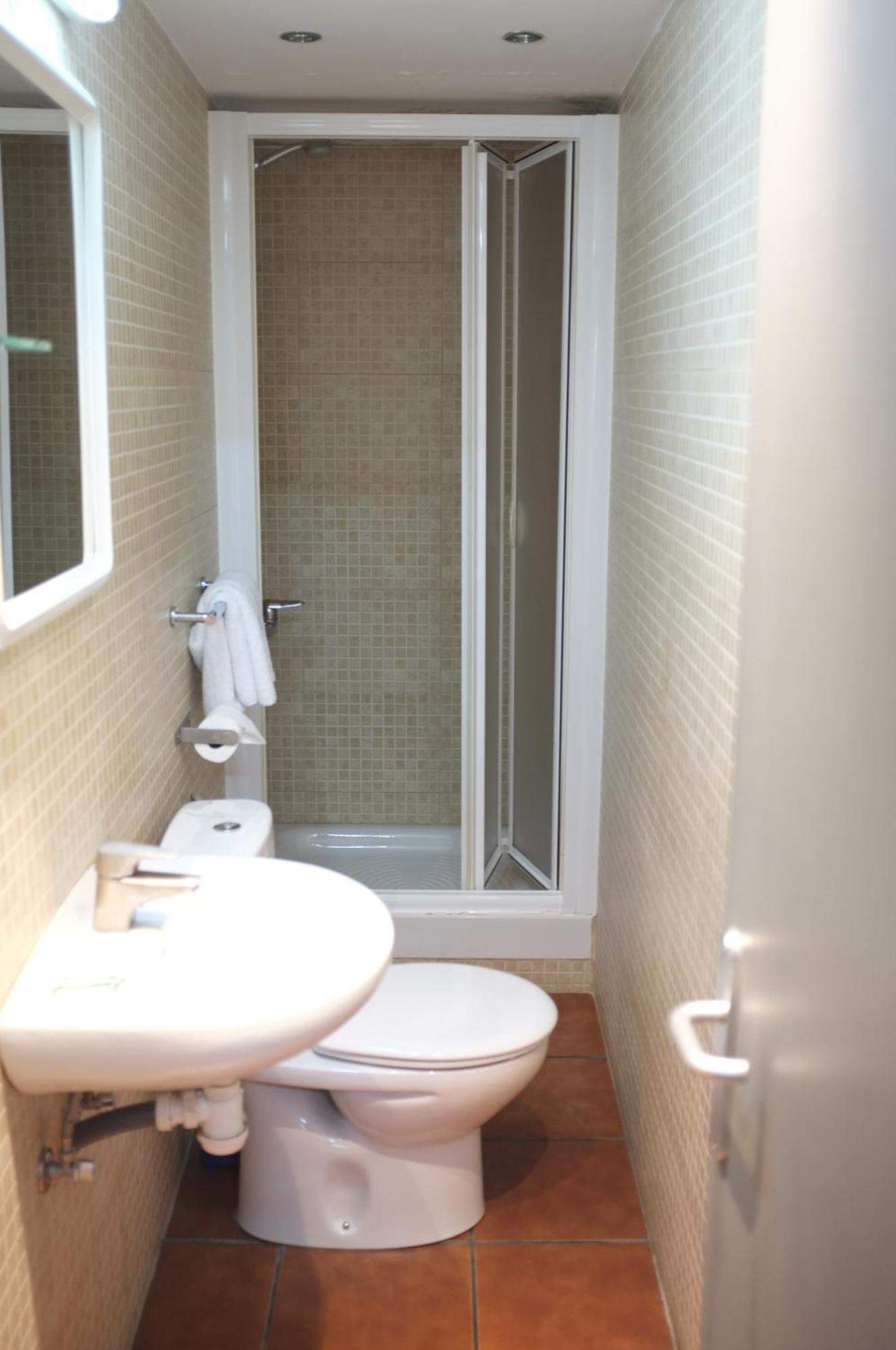 Double or Twin Room with Private Bathroom