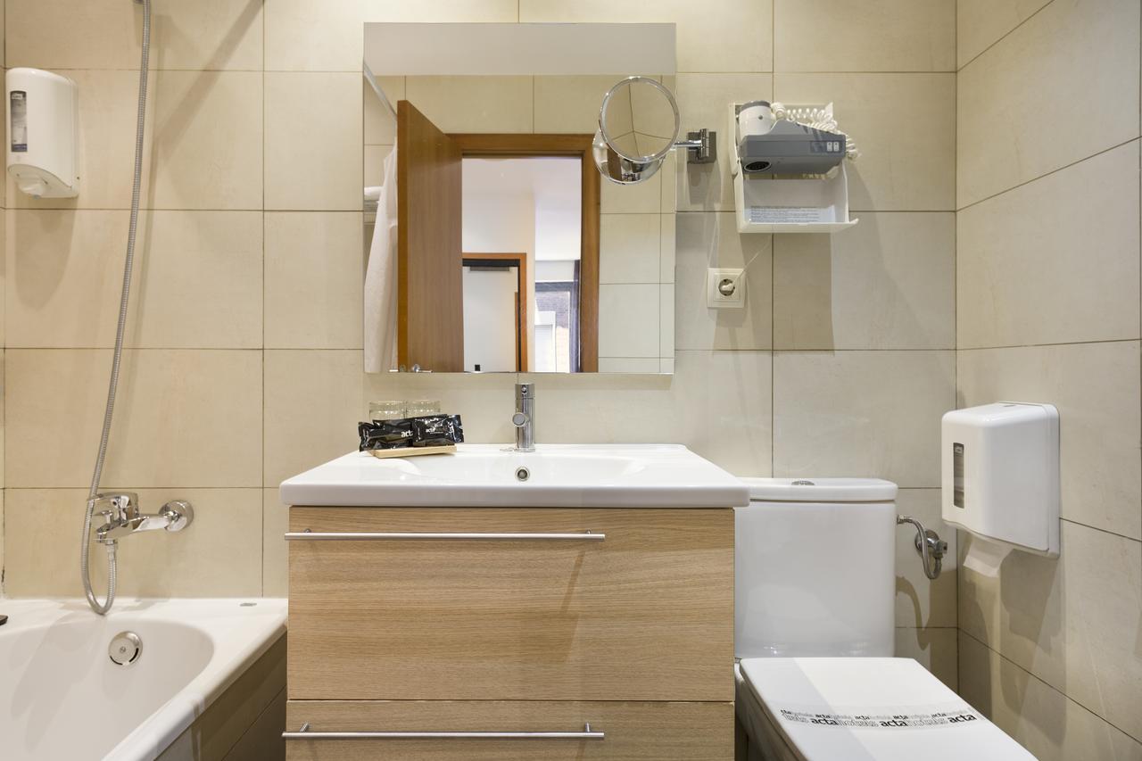 Apartment (3 Adults)