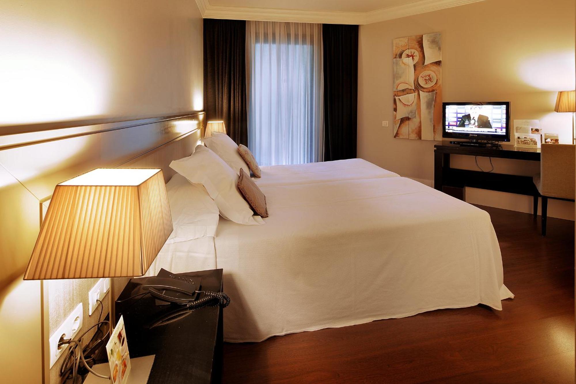 Double or Twin Room with City View