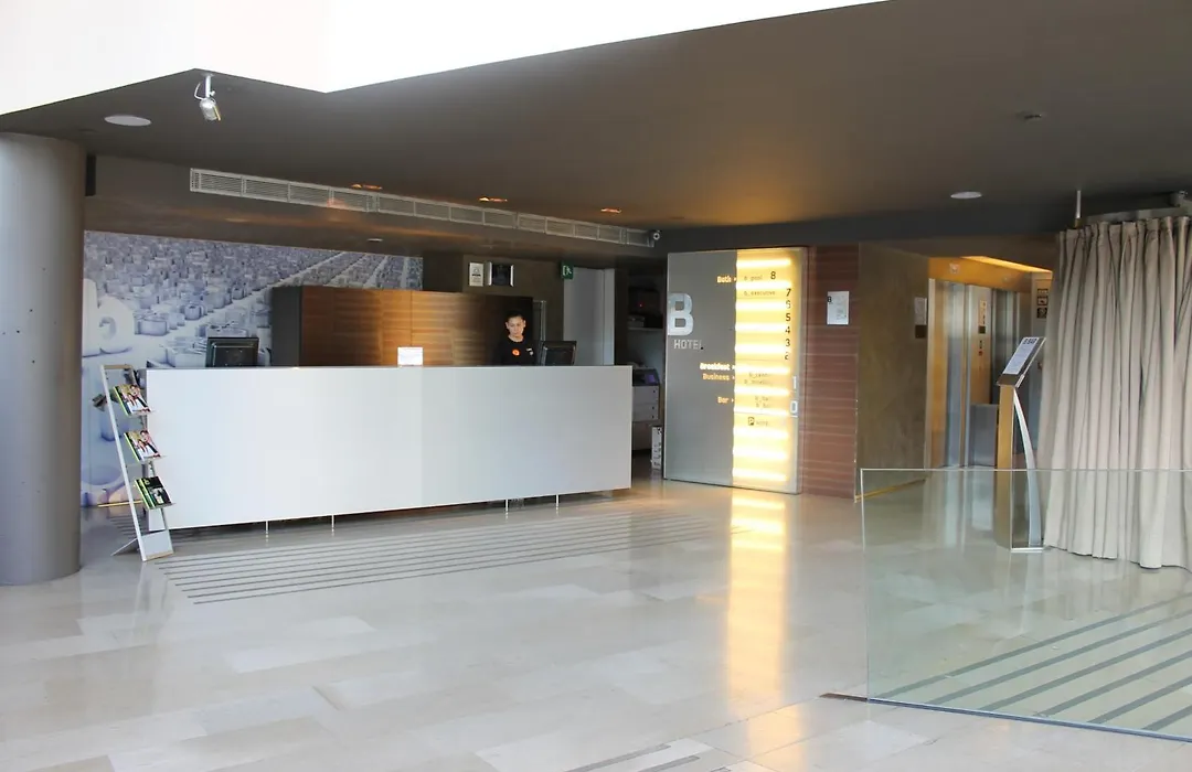B Hotel-1