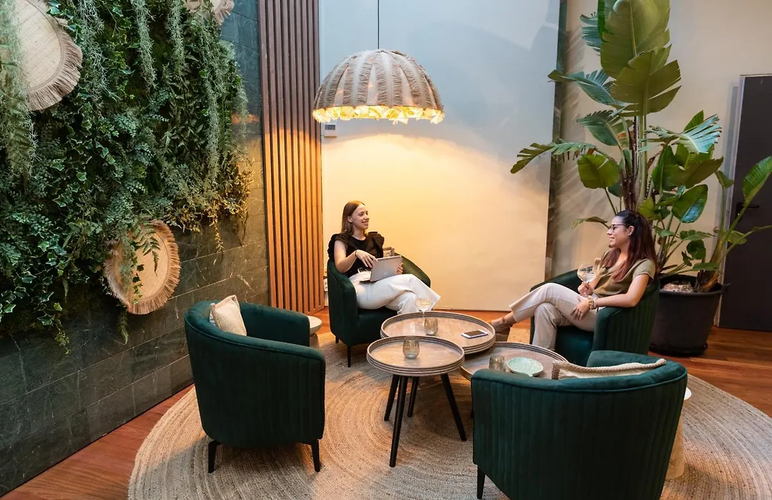 Aparthotel Atenea Barcelona-1