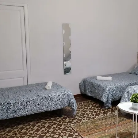 Break In Gothic Barcelona Hostal-3
