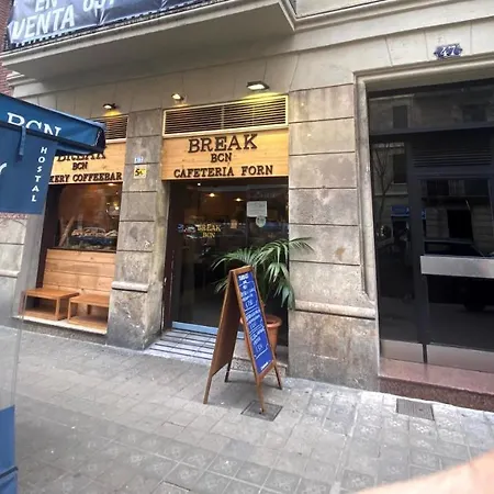 Break Bcn - Hostal & Coffeebar-2